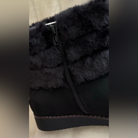 Black Ankle Boots with Faux Fur - Picture 3 of 10